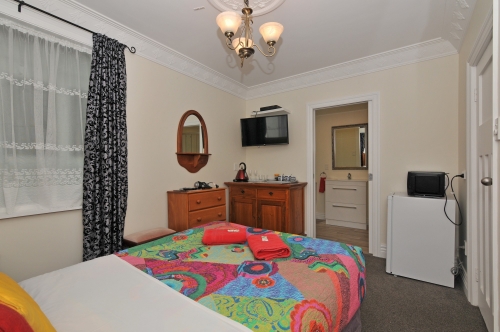 Queen room with En suite